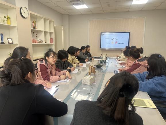 250228“数”你快乐 探秘数学 ——栖霞幼儿园翡翠天域园数学区学习活动_html_30ca206b.jpg