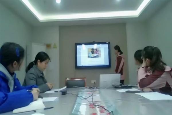 221129“语”研促教 共同成长——栖霞幼儿园五福园参加集团领域教研开放活动_html_7aa44fe.jpg