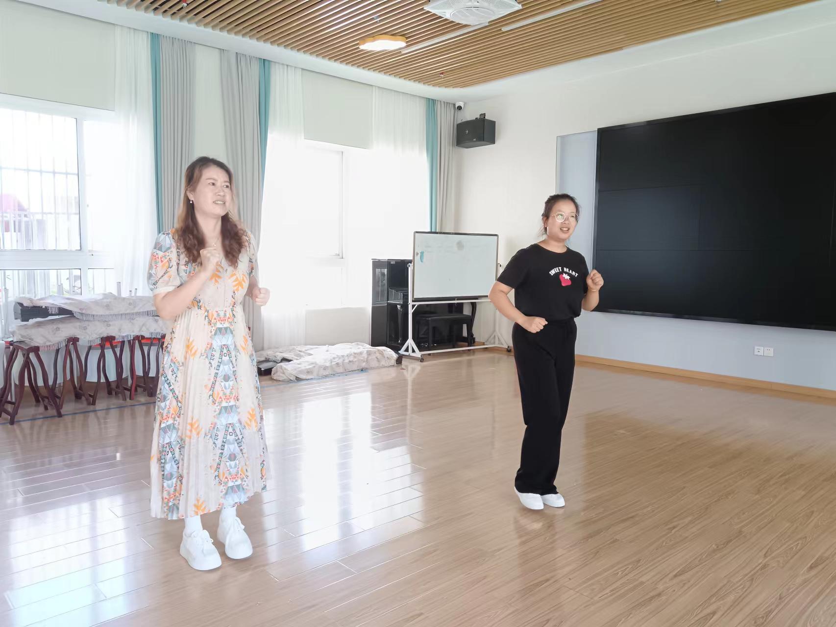 230907悦动活力  风采绽放——栖幼红枫分园业务学习活动 - 副本_html_28347e95.jpg