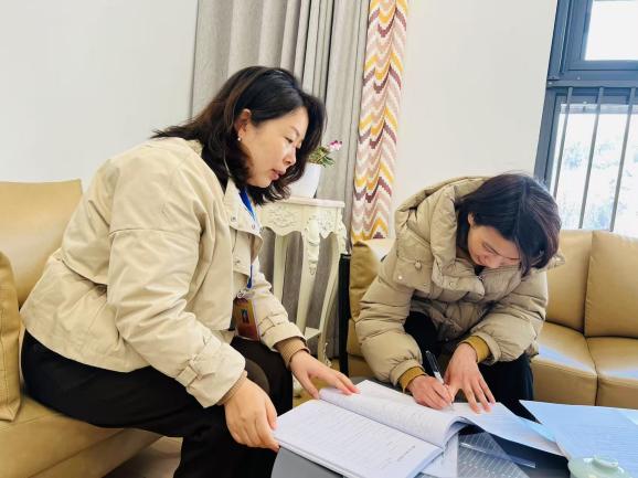 250319督导护航铸师魂 师德建设再升级——栖霞幼儿园翡翠天域园迎接三月“师德师风”专项督导_html_m348b2bee.jpg