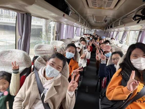 230331爱在春天里 乐在动物园 栖霞幼儿园亲子春游活动_html_m15717143.jpg