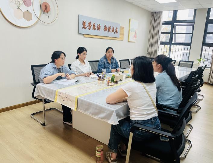 251017以精细化筹备护航幼儿成长体验——栖霞幼儿园翡翠天悦园课程中心组活动(二)(2)_html_m23c3bfdf.jpg