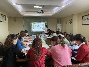 【枫香栖幼】成为观察型教师 聆听“儿童的一百种语言”  ——栖霞幼儿园五福园业务学习