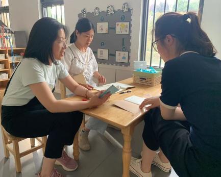 240523衔一缕春光 接美好六一——栖霞幼儿园翡翠天悦园大班组主题中审暨六一准备会议_html_m54fe13ac.jpg