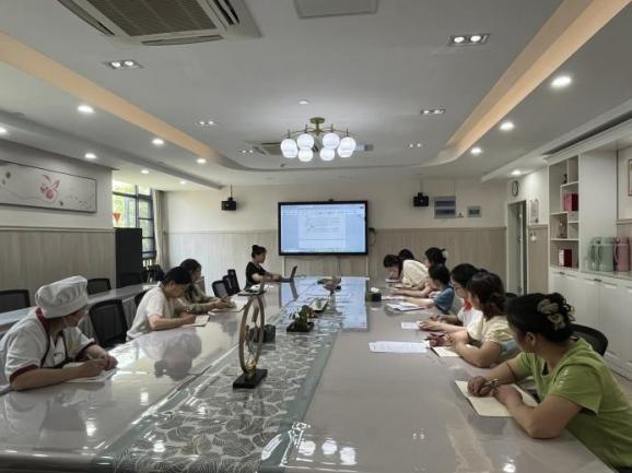 【枫香栖幼】防范非法集资 共筑师德防线  ——栖霞幼儿园石埠湾园师德师风会议