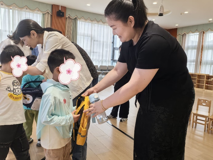 240607让美好发生 助活力成长 栖霞幼儿园困境生慰问资助活动_html_m639c4555.jpg