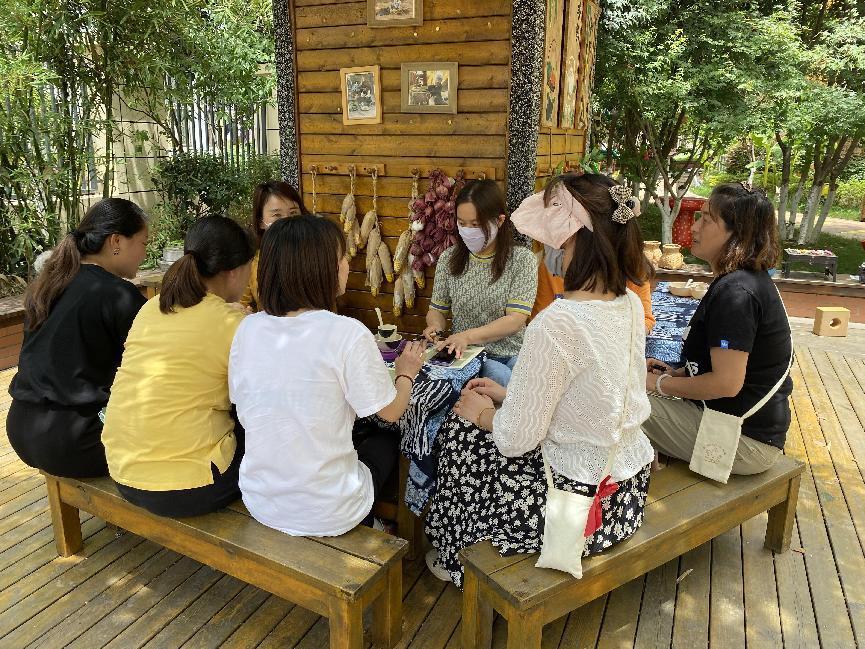 220531快乐农家乐——栖霞幼儿园游戏教研组活动_html_m4c6a5ee9.jpg