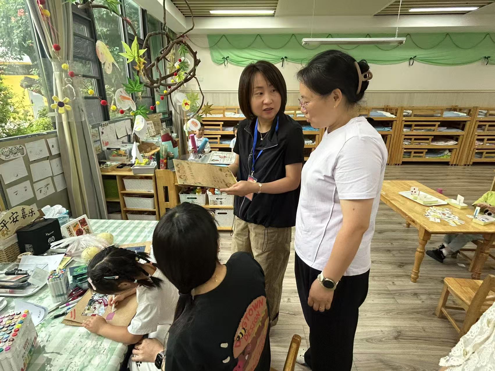 250620以“督”促规范 以“导”助成长——记栖霞幼儿园石埠湾园迎接六月督导工作_html_m4fb0f231.jpg