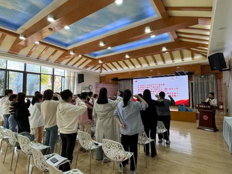 250326团青聚力 共绘未来--栖霞幼儿园团支部组织生活会_html_1572dbbe.jpg