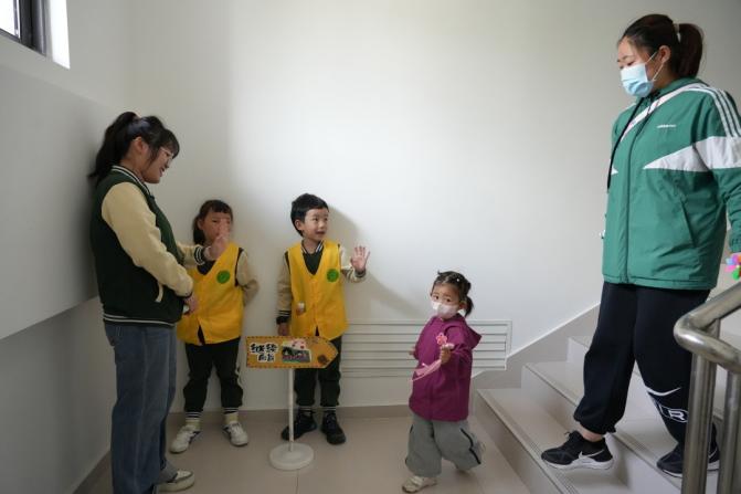【枫香栖幼】护幼有方筑根基，以爱为航育新禾  ——栖霞幼儿园团支部社会实践暨家长咨询志愿服务活动
