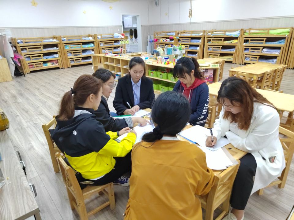 【枫香栖幼】岁岁朝朝  今又重阳  ——记栖霞幼儿园石埠湾园重阳节主题前审活动