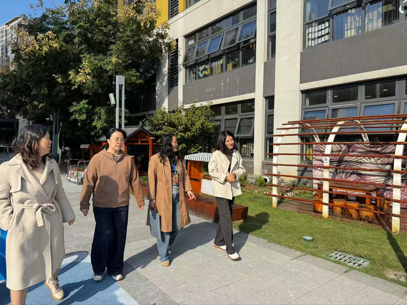 251022 督导赋能促规范 精细管理护成长——栖霞幼儿园翡翠天悦园迎接十月 “园务管理” 专项督导_html_m951536b.jpg