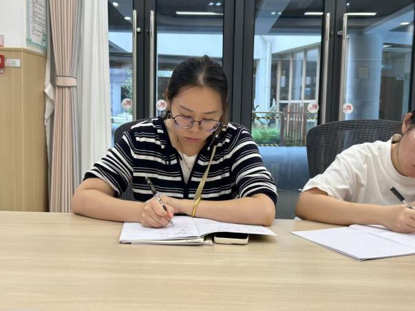 20251013筑牢校园安全防线 涵养清正师风生态——栖霞幼儿园云栖园师德师风警示教育活动_html_m69e3a7a6.jpg