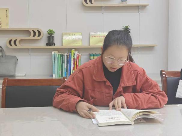 筑牢师德底线  坚守教育初心——记栖幼红枫分园师德专项学习活动  万紫薇_html_m7aac744b.jpg
