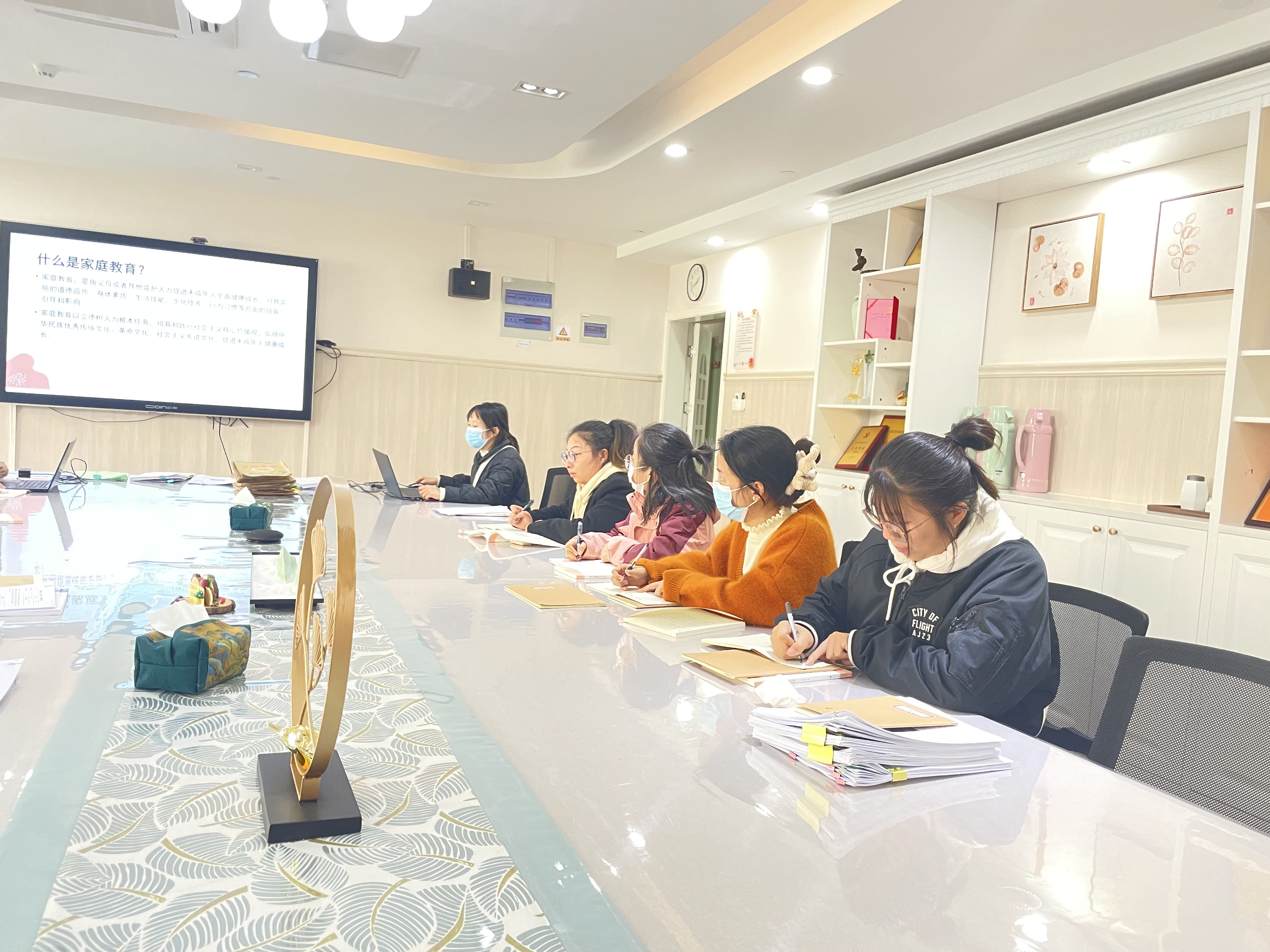 231128家园协作 共育成长——栖霞幼儿园石埠湾园业务学习之家校社教师学习活动_html_m245e418c.jpg