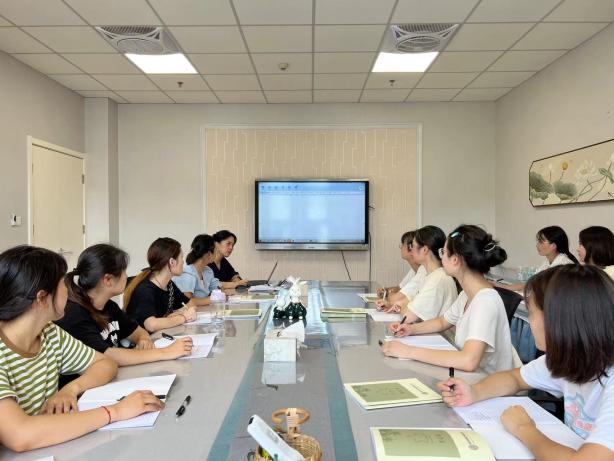 【枫香栖幼】聚焦专业成长 潜心立德树人  ——栖霞幼儿园翡翠天域园业务学习活动之班主任培训活动