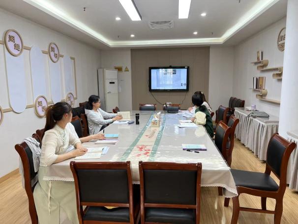 【枫香栖幼】教育为本 观察先行  ——栖幼红枫分园观察组教研活动（四）