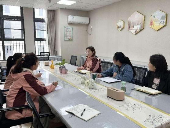 【枫香栖幼】立足儿童立场 审议伴我成长  ——记栖霞幼儿园翡翠天悦园课程中心组期初教研活动