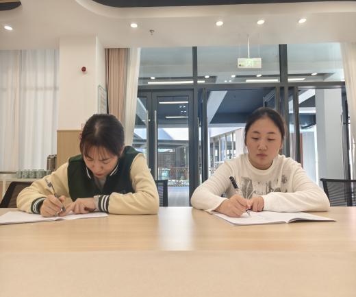 241010对话环境 看见儿童——栖霞幼儿园云栖园原本烟熏暨科学领域教研组活动（三）盛梦甜_html_56f50bbd.jpg