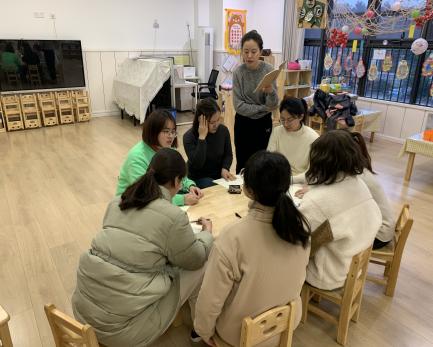 231221千门万户曈曈日，瑞龙迎新“童”欢乐——栖霞幼儿园翡翠天悦园迎新布展研讨活动_html_163c1f2.jpg