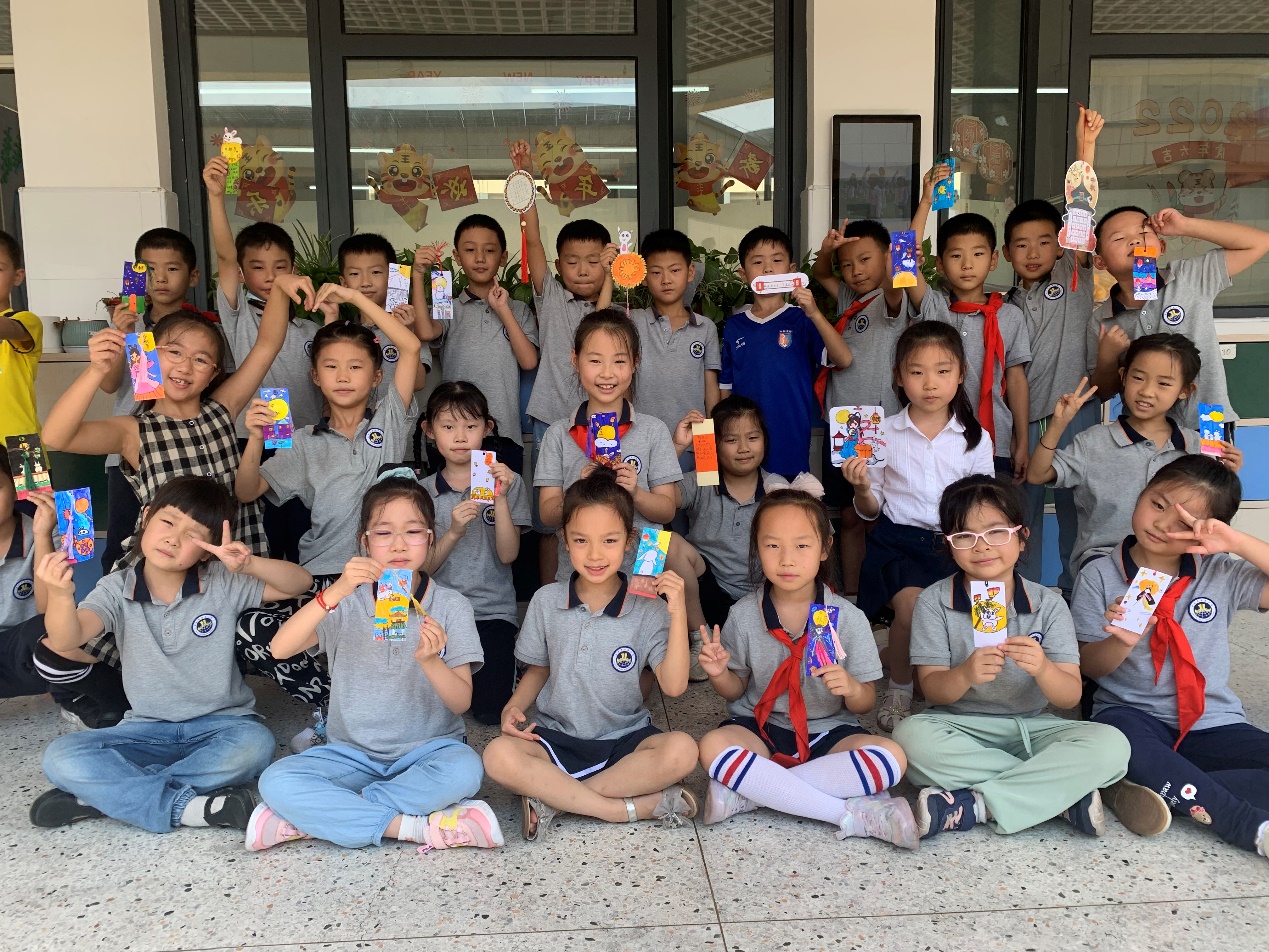 【博学广志】“绘”中秋 月团圆——金小广志路校区“情系中秋”美术特色活动_html_67dbe632.jpg