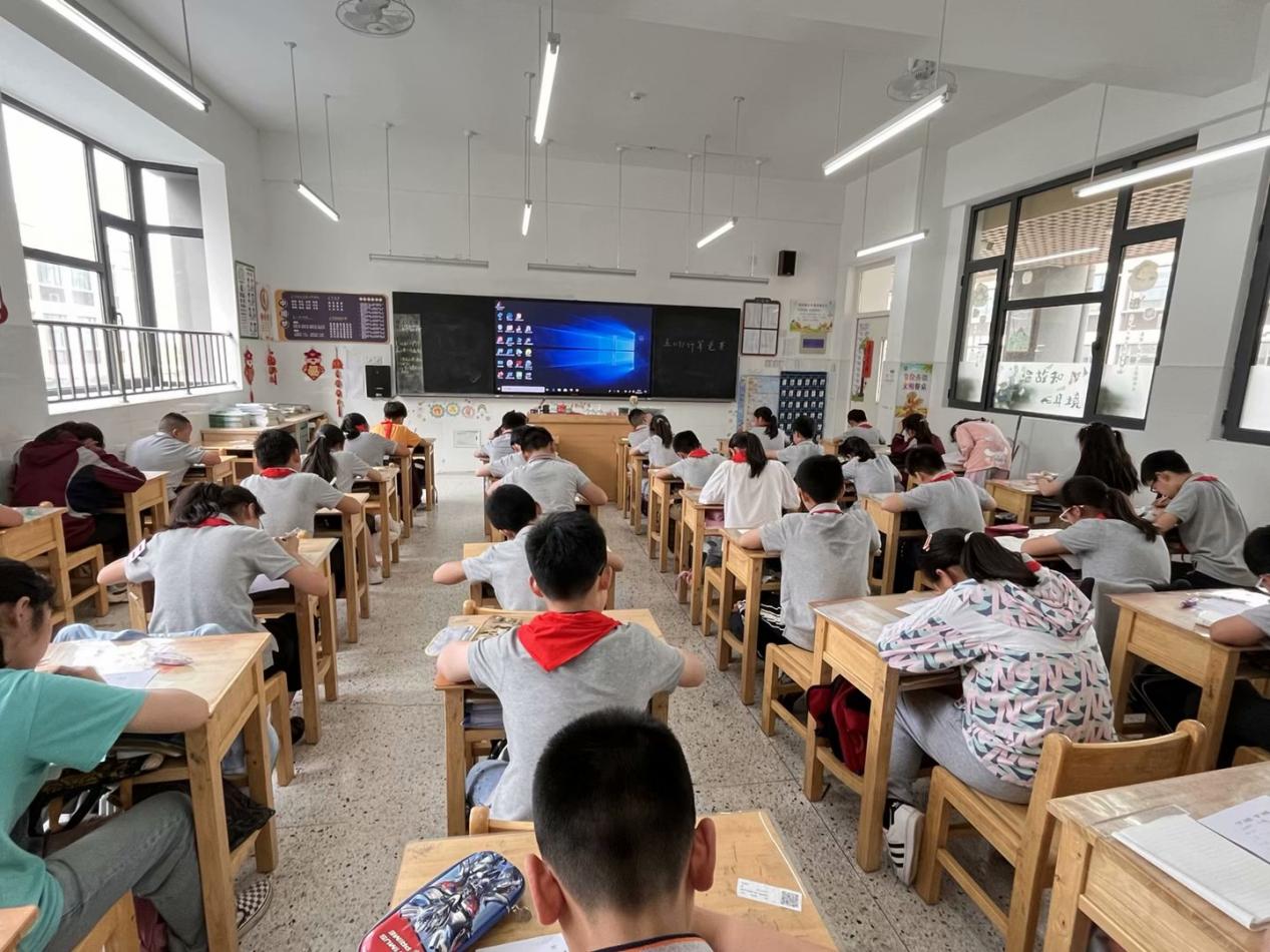 【博学广志】“比”出速度 “算”出精彩——金陵小学广志路校区五年级“争当计算小能手”数学单项竞赛_html_m70a384c8.jpg