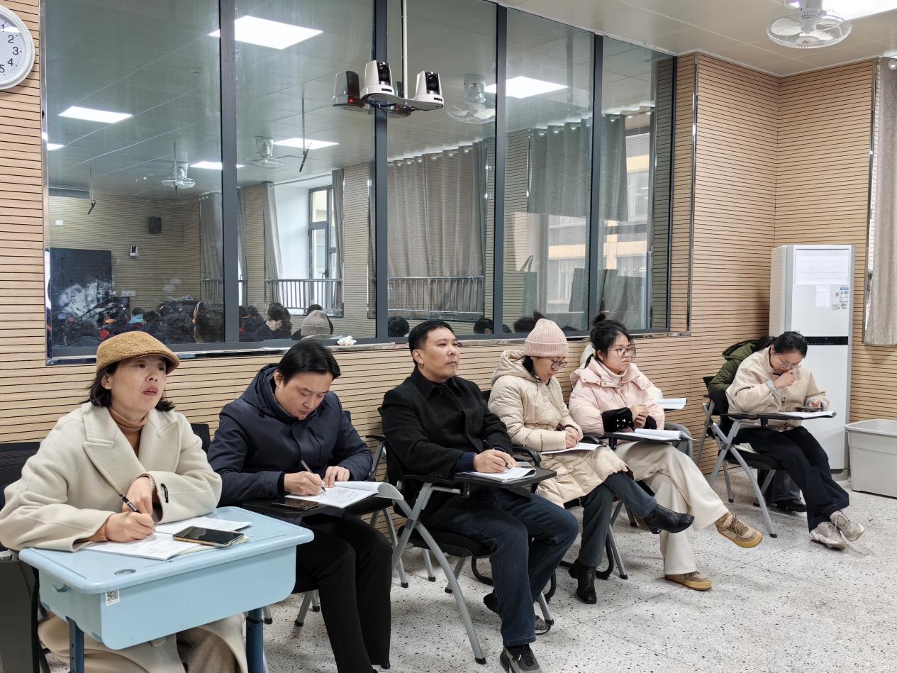 【博学广志】探索数学奥秘，启航代数之旅——记金陵小学广志路校区数学组教研（11） (1)_html_m292512f1.jpg