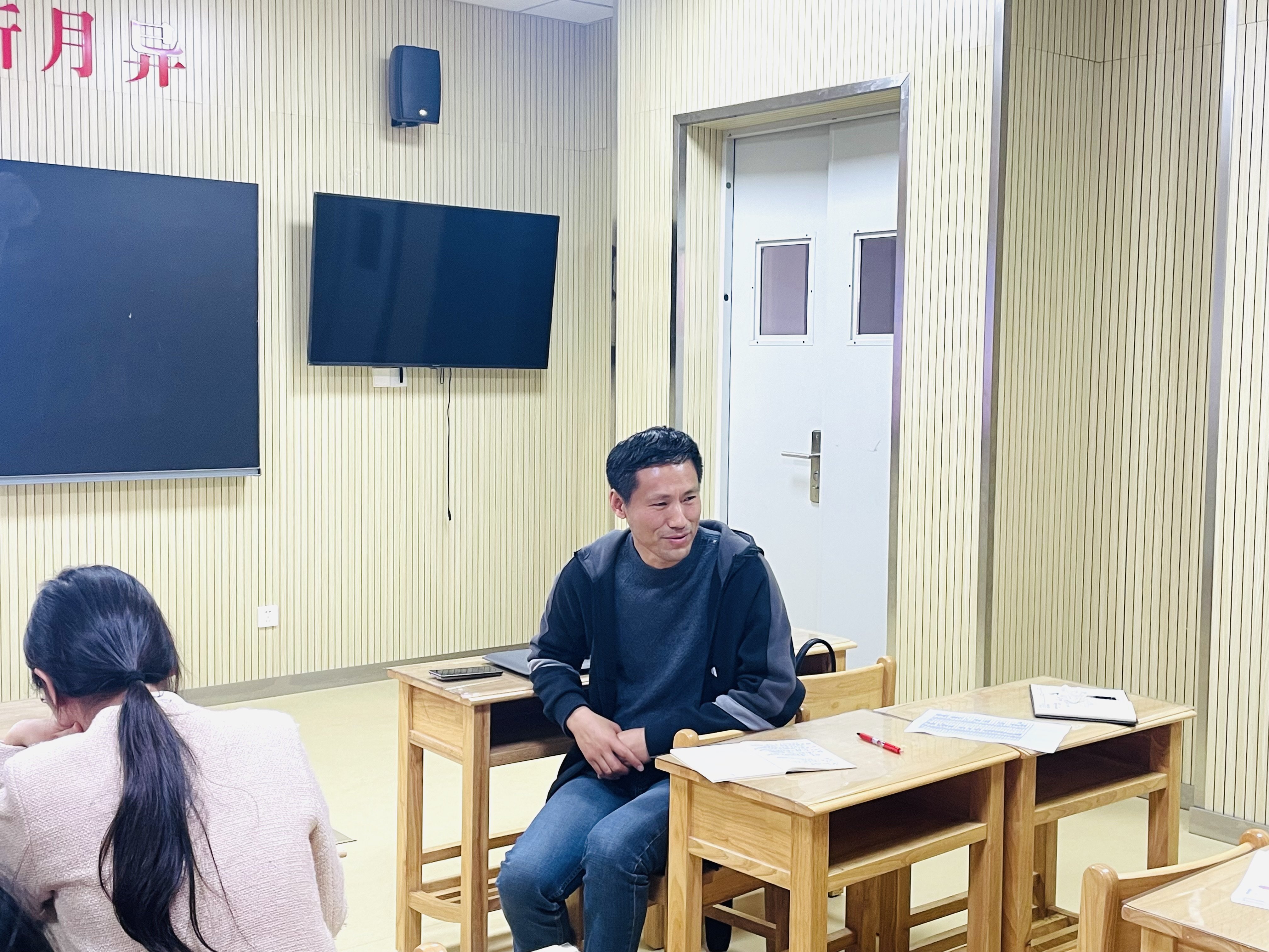 【湖畔·科研引领】阅读沐初心 书香致未来——金陵小学（仙林湖校区）科研导师制阅读分享会（第一场）_html_1cbeaad6.jpg