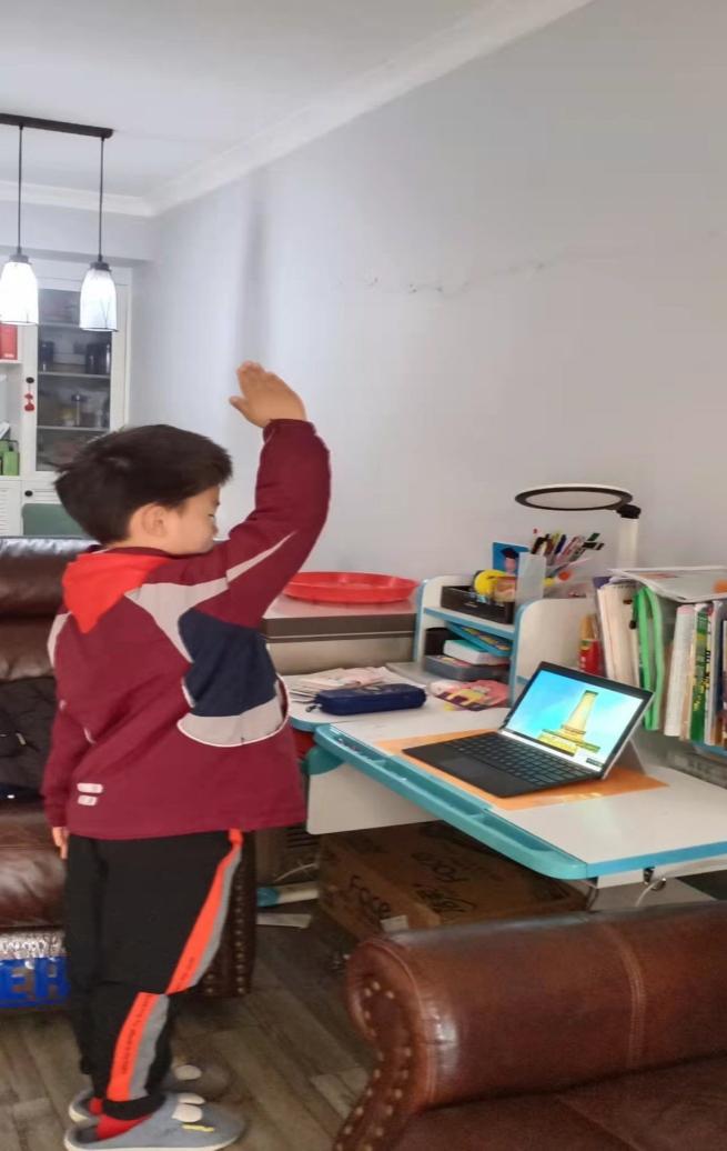 【博学广志】云端共守望 安全记心间——记金陵小学广志路校区第七周线上升旗仪式暨全国中小学安全教育日主题活动_html_32b31f52.jpg