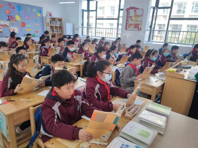 【博学广志】研学并进，教研相长——金陵小学广志路校区语文组校本教研活动_html_m7d087577.jpg