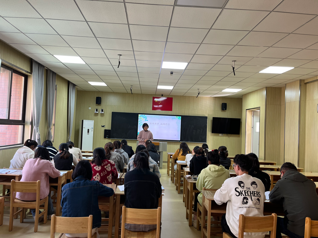 【湖畔·童化课堂】深入教材求本真 引领儿童历其美——数学校本研修之课例研讨（154）_html_7d865bfe.png