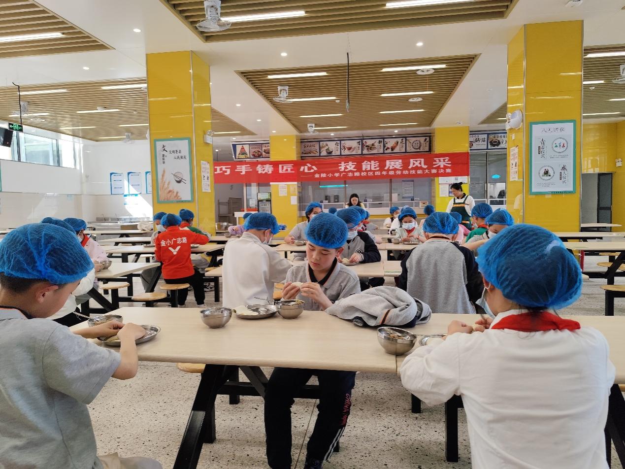 巧手铸匠心 技能展风采_html_m59b4752c.jpg