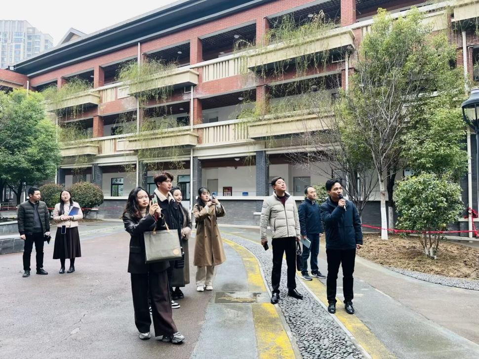 友校携手共成长 互学互鉴促提升——记宝应县教育系统春季干部研修班来访_html_m40149bd9.jpg