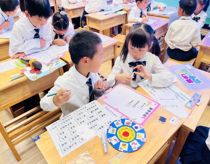 跟着汉字去踏青——栖霞区小学语文一年级识字单元的系统设计暨“栖霞好课堂”系列研讨_html_m2bcf2146.jpg