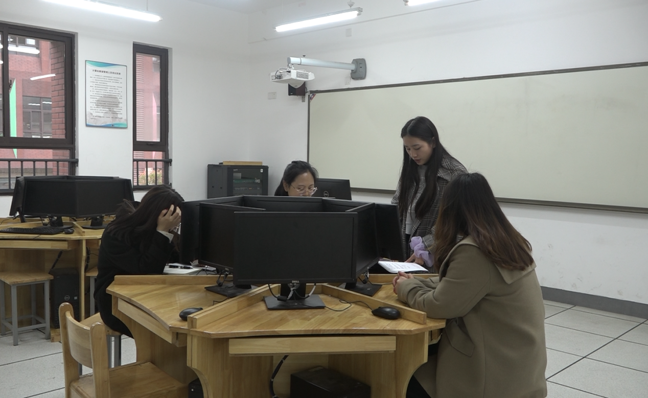 信息组校本研修课例研讨1_html_4cb6edfb.png