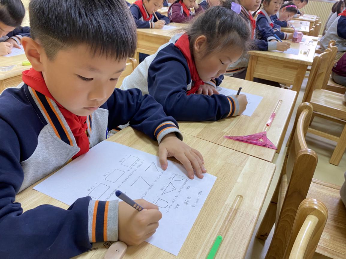 【湖畔光影】数学校本研修之课例研讨（123）_html_7f2258f7.jpg