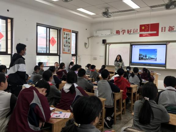 【湖畔光影】“双减”精神进课堂，行政听课促落实——金陵小学（仙林湖校区）“推门听课”活动（10）_html_m654980d3.jpg
