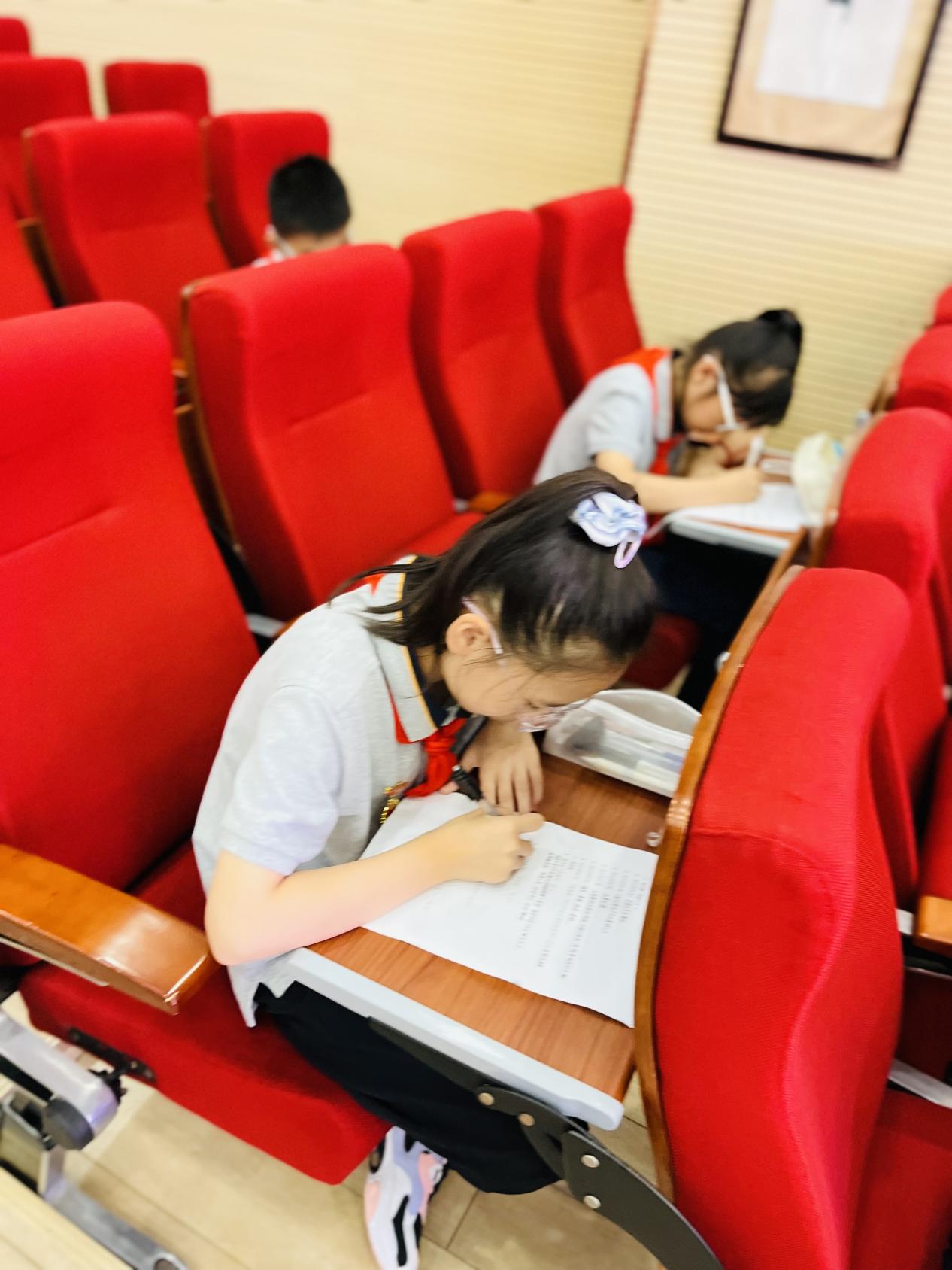 【湖畔·红领巾】逐梦红领巾，争做好队员——金陵小学（仙林湖校区）2023-2024学年大队委换届选举_html_6ee6d753.jpg