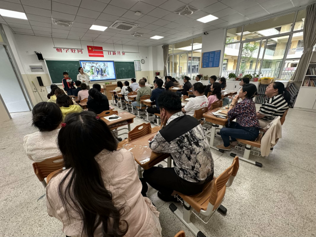【湖畔·家校共育】家校同心护成长，携手共育启新程_html_6c1b921f.png