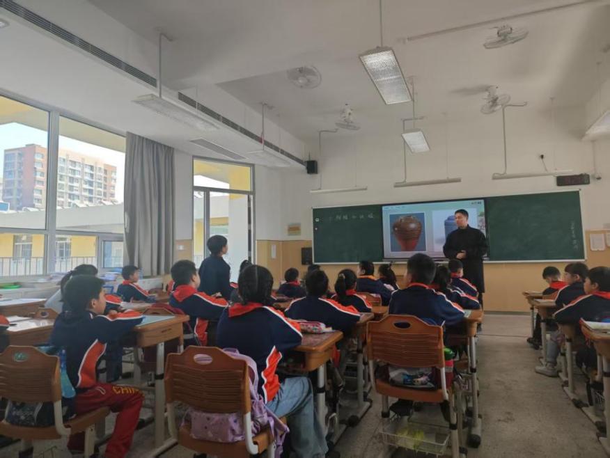 【湖畔·童化课堂】夏韵研语，童心绽华——记金陵小学（仙林湖校区）三年级语文组教研活动_html_27514c51.jpg