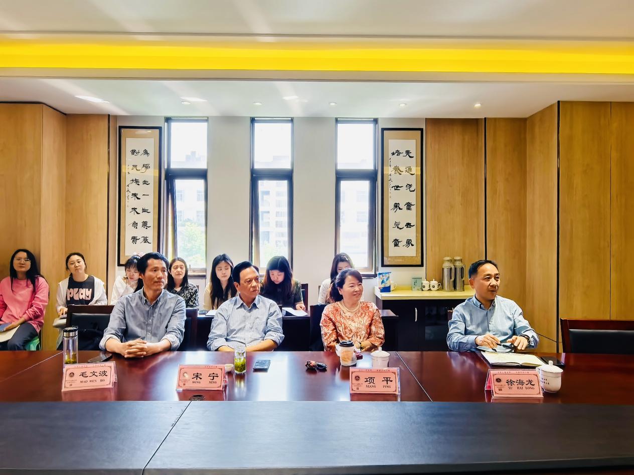 【湖畔·科研引领】开题砺初心 论证促成长——金陵小学（仙林湖校区）栖霞区十四五规划课题开题论证（第一场）_html_763836af.jpg
