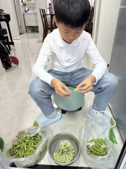 【湖畔·学生活动】劳动最光荣，争做劳动小达人——南京市金陵小学（仙林湖校区）五一劳动实践活动_html_m6ee94233.png