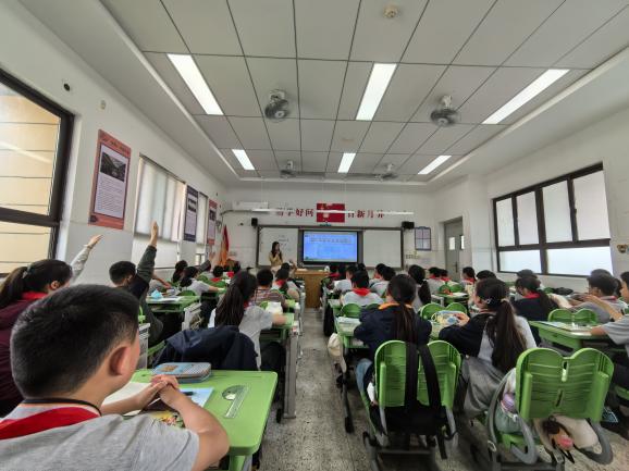 【湖畔·童化课堂】以“数”之理，启“数”之道——数学校本研修之课例研讨（253）_html_58647164.jpg