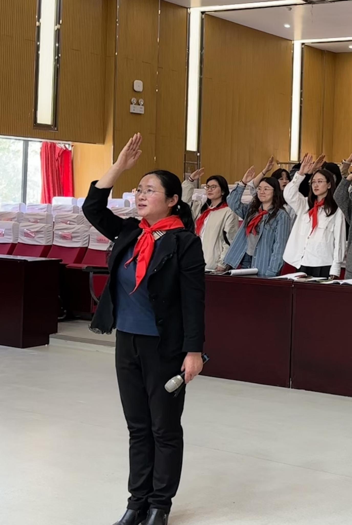 【红领巾宣讲】专业赋能促成长，队旗引领新征程——南京市金陵小学（广志路校区）中队辅导员专题培训活动_html_4201ace0.jpg