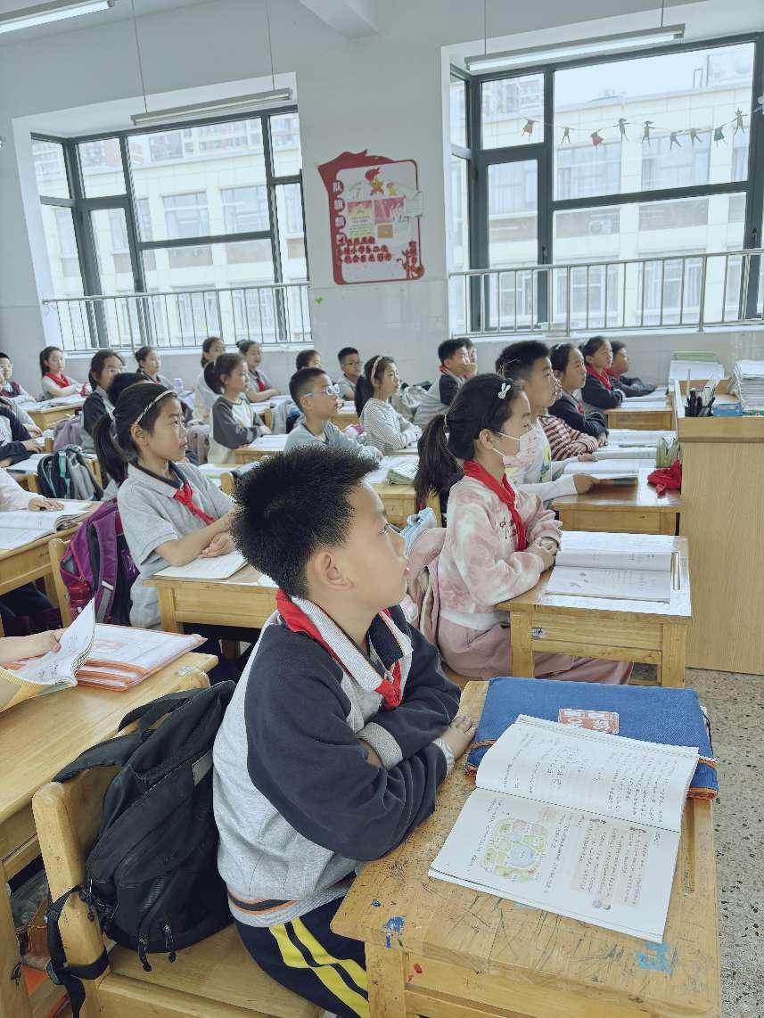 【博学广志】“品文言之美，悟勤学之道””——金陵小学广志路校区四年级语文组教研活动_html_78b7e288.jpg