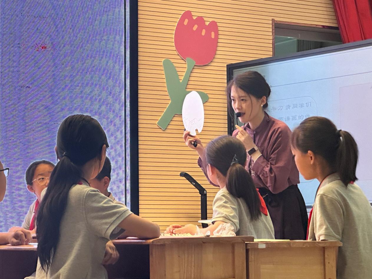 “小得盈满 江南韵味”——栖霞区小学美术教研活动之水墨印染艺术大单元课程展示_html_57eb6947.jpg