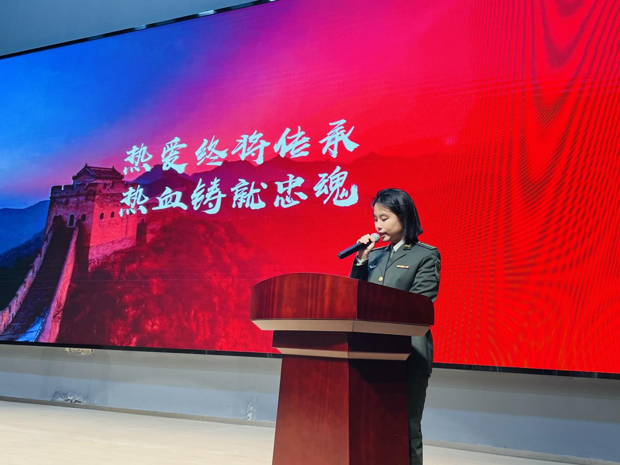 【湖畔·学生活动】传承父辈精神 不负时代重托——陆军工程大学“红色薪火”强军故事宣讲团到我校进行红色宣讲活动_html_62350295.jpg
