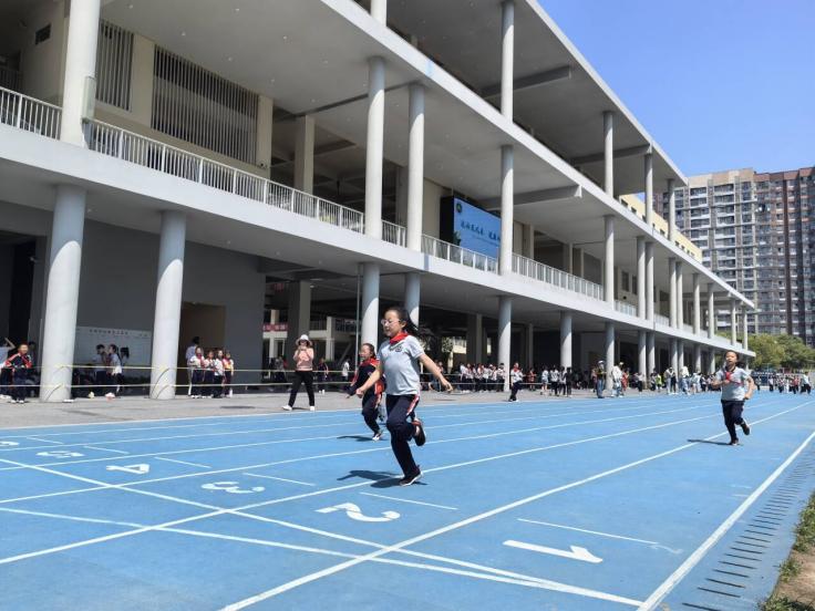【湖畔·学生活动】“运动展风采，健康向未来” ——金陵小学（仙林湖校区）2023—2024学年春季运动会（二年级）_html_2ab02cfe.jpg