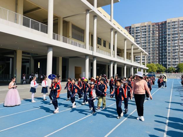 【湖畔·学生活动】“运动展风采，健康向未来” ——金陵小学（仙林湖校区）2023—2024学年春季运动会（二年级）_html_5856ad90.jpg