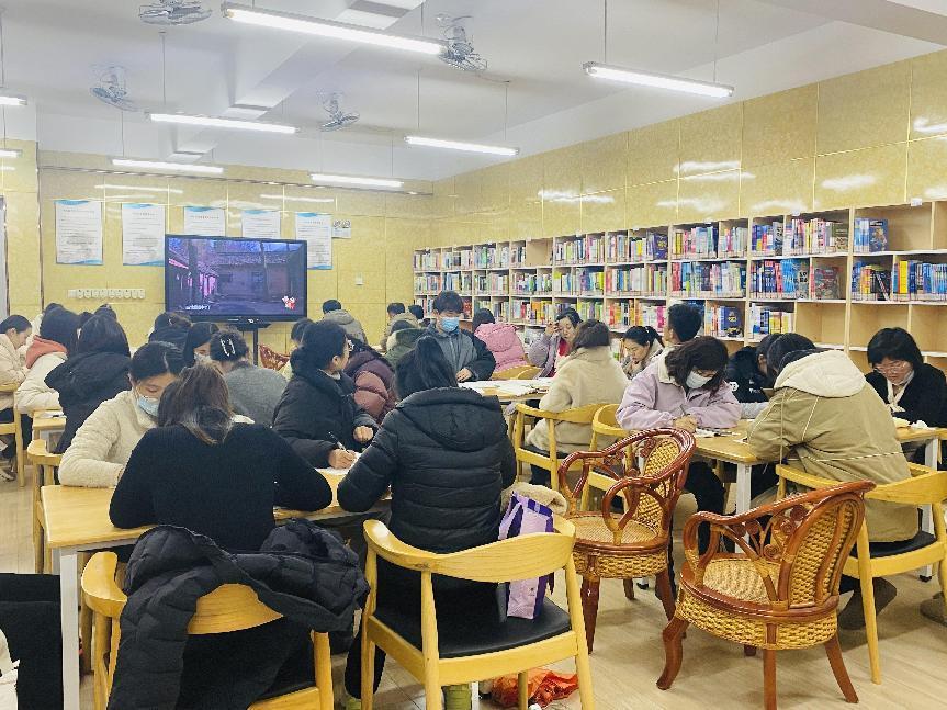 【湖畔·先锋示范】（主题党日）“学思想·身边榜样讲”——金陵小学仙林湖校区党支部书记党课暨主题党日活动_html_m683c8280.jpg